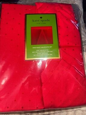 NWT Kate Spade RED Tablecloth Napkin Set Larabee Dot Holiday Christmas 9 Piece